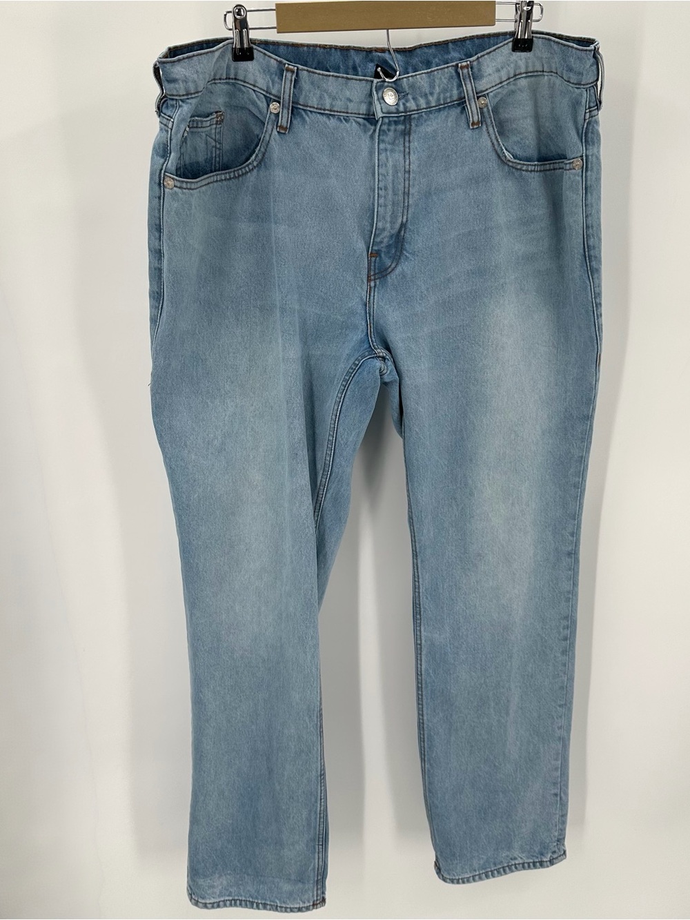 True Religion Jeans RICKY Relaxed Straight Mens 40 No Flap Light Blue Denim READ